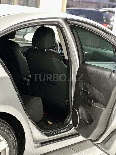 Chevrolet Cruze-15