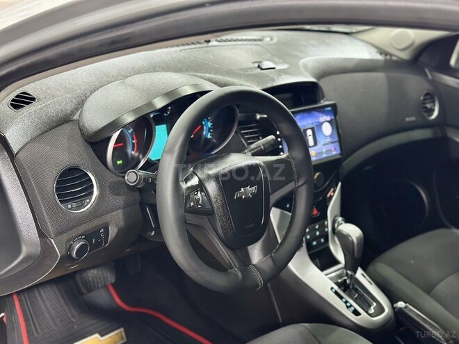 Chevrolet Cruze-11