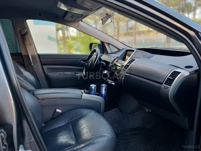 Toyota Prius-8