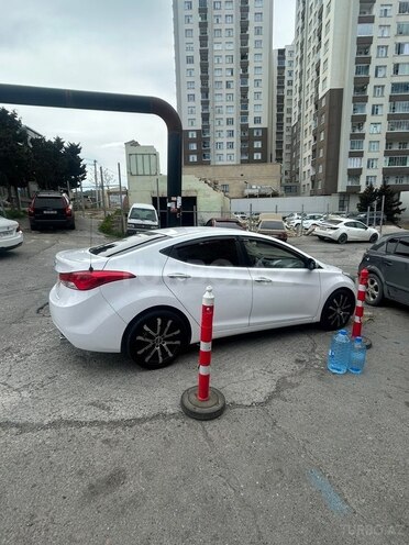 Hyundai Avante-2