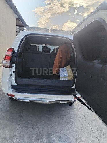 Toyota Land Cruiser Prado-8