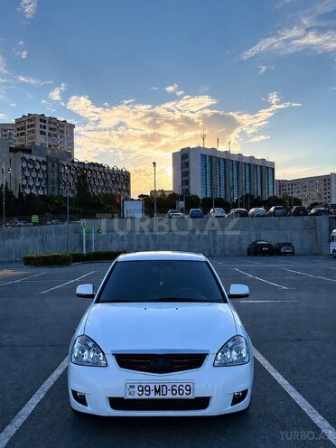 LADA (VAZ) Priora-1
