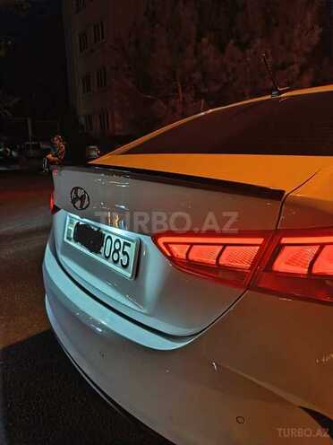 Hyundai Accent-2