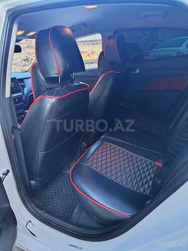 Hyundai Accent-7