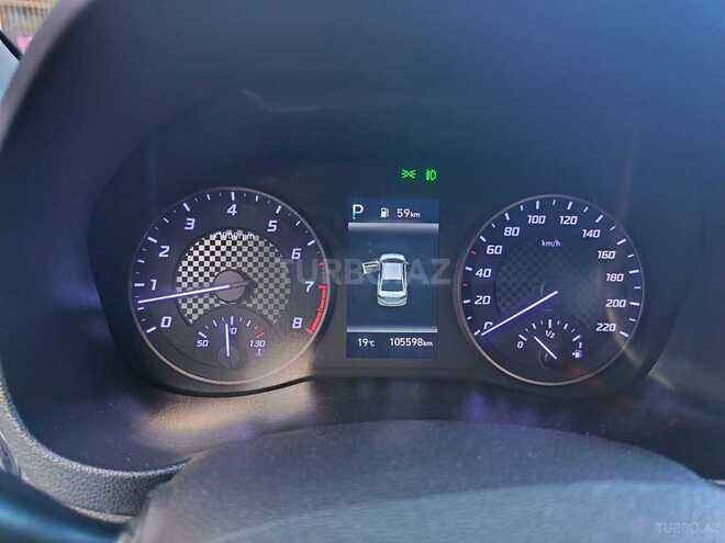 Hyundai Accent-4