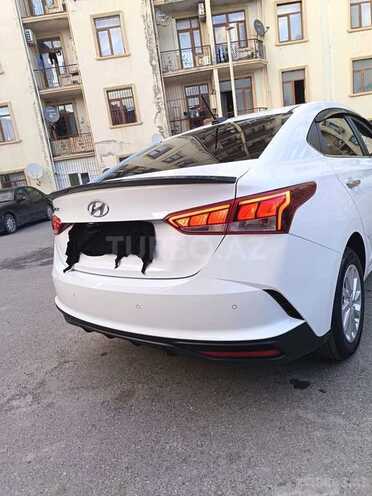 Hyundai Accent-9
