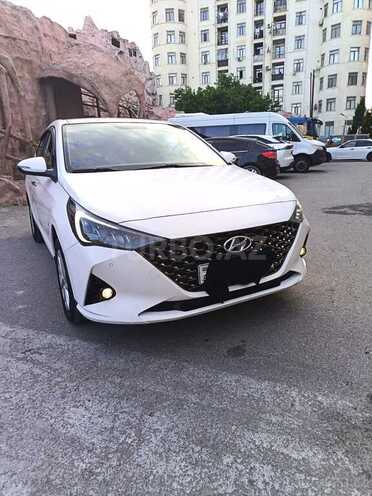 Hyundai Accent-6