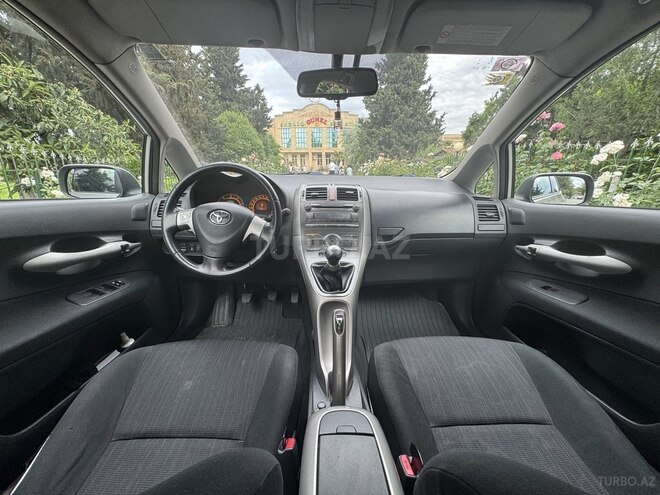 Toyota Auris-5