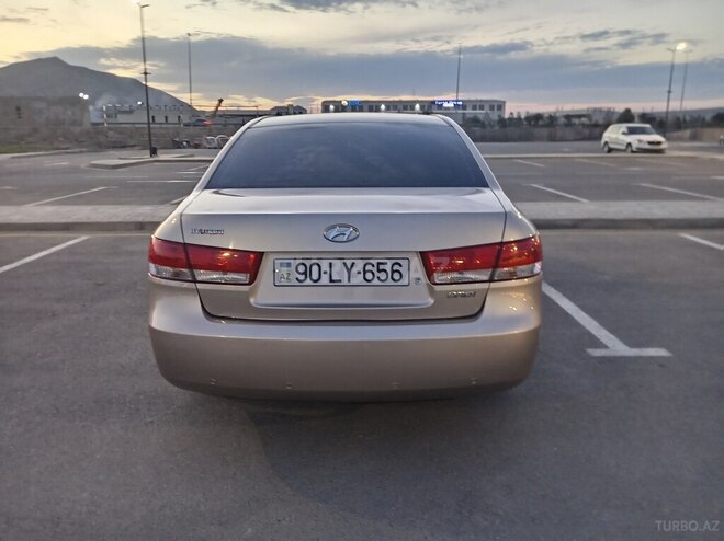 Hyundai Sonata-2