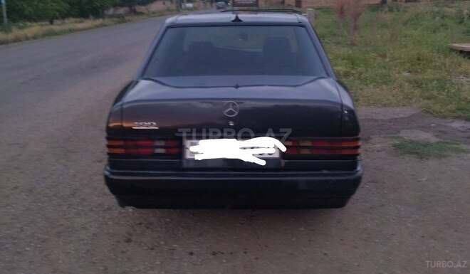 Mercedes 190-2