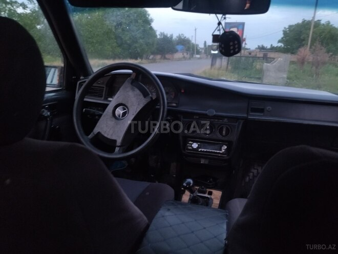 Mercedes 190-4