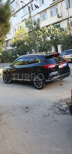 Hongqi HS5-4