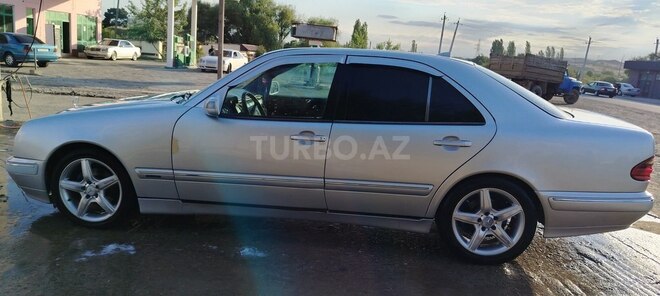 Mercedes E 230-2