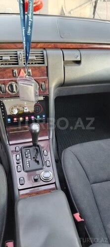 Mercedes E 230-8