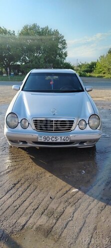 Mercedes E 230-1