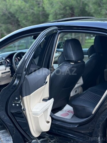 Toyota Camry-11