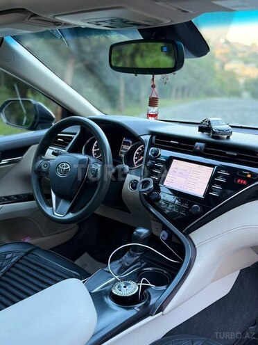 Toyota Camry-13