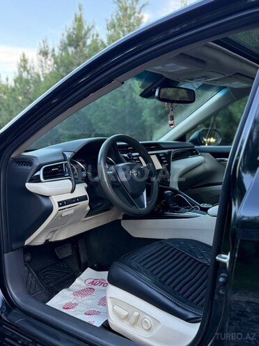 Toyota Camry-12