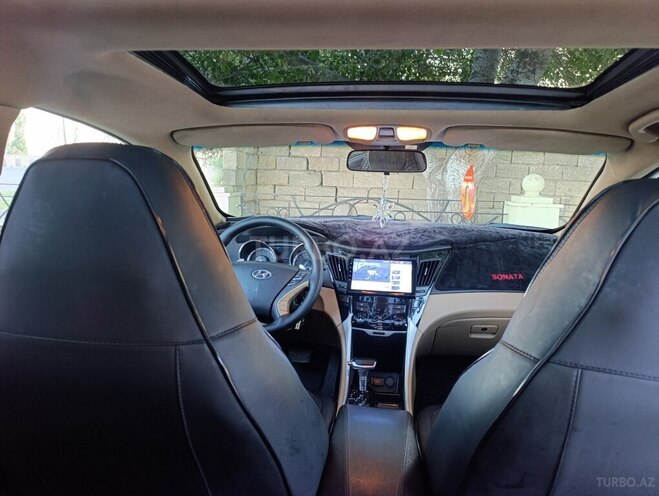 Hyundai Sonata-12
