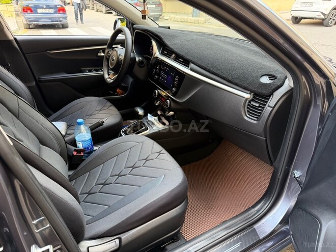 Kia Rio X-Line-8