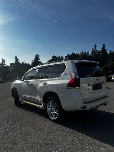 Toyota Land Cruiser Prado-4