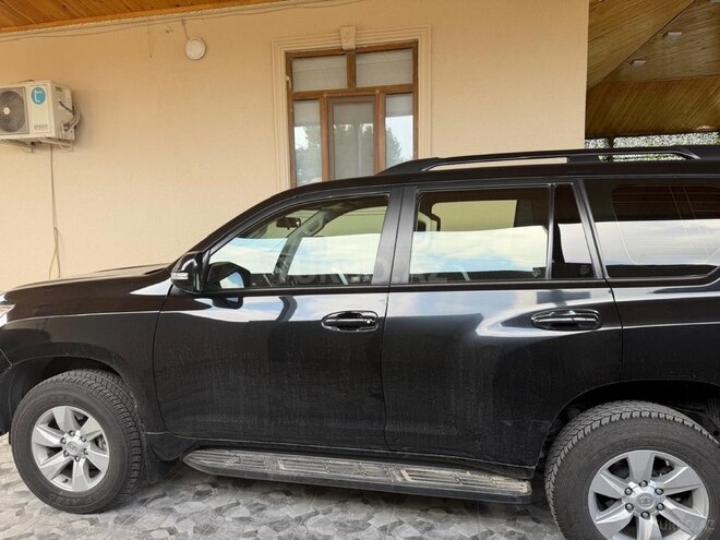 Toyota Land Cruiser Prado-5