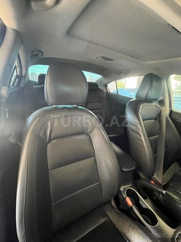 Kia Cerato-5