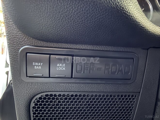 Jeep Wrangler-21