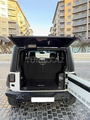Jeep Wrangler-19