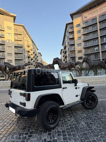 Jeep Wrangler-12