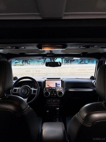 Jeep Wrangler-3
