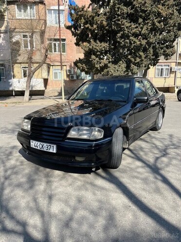 Mercedes C 200-1