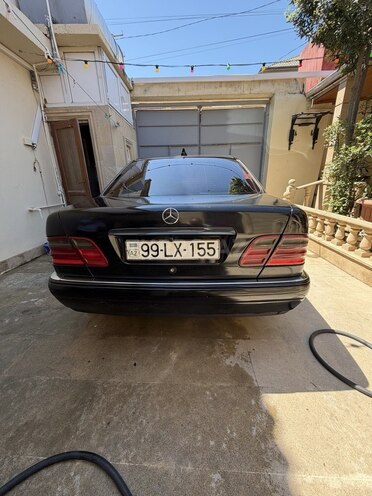 Mercedes E 240-5