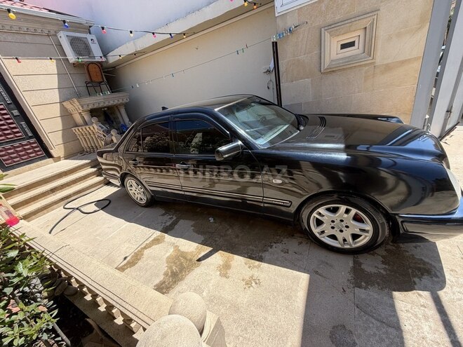 Mercedes E 240-2
