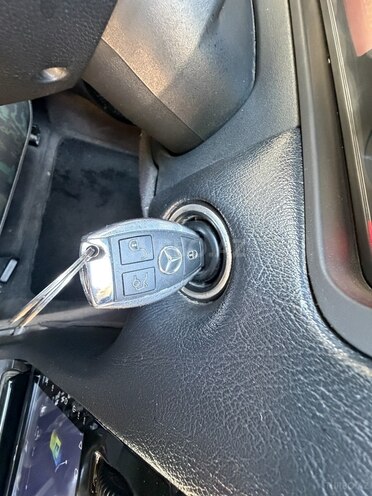 Mercedes E 240-16