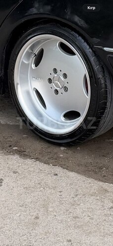Mercedes E 240-21