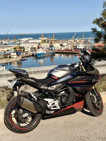 CFMOTO 450 SR-8