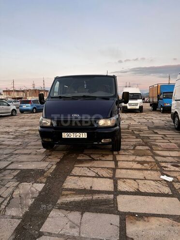 Ford Transit-1