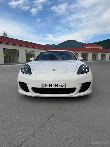 Porsche Panamera Turbo S-1