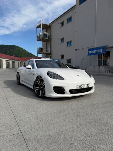 Porsche Panamera Turbo S-2