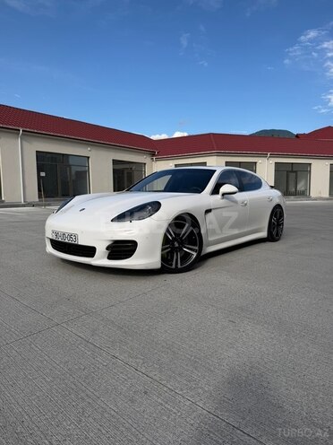Porsche Panamera Turbo S-3