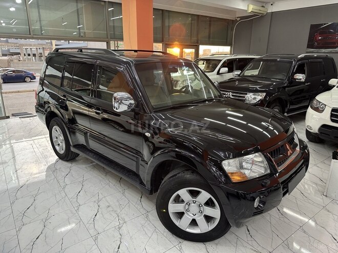 Mitsubishi Pajero-3