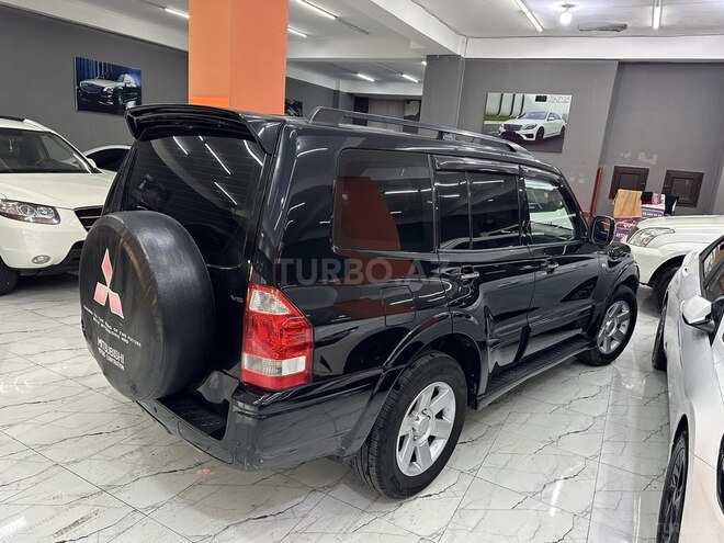 Mitsubishi Pajero-8