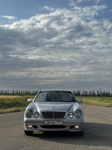 Mercedes E 200-2
