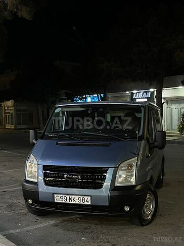 Ford Transit-9
