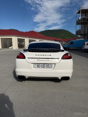 Porsche Panamera Turbo S-11