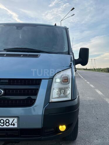 Ford Transit-7