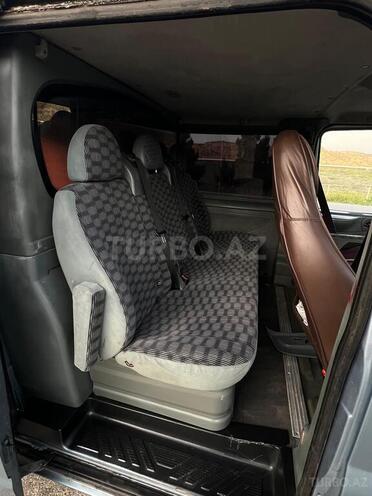 Ford Transit-15