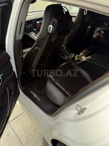Porsche Panamera Turbo S-15