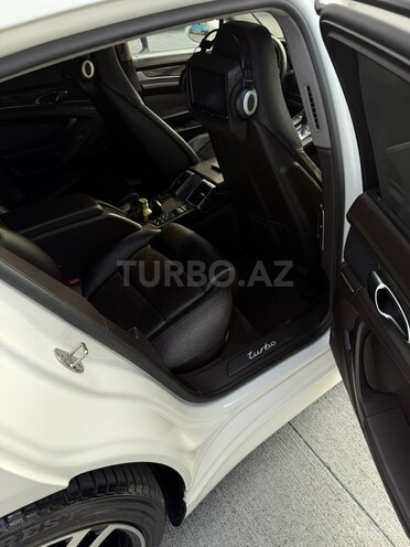 Porsche Panamera Turbo S-17